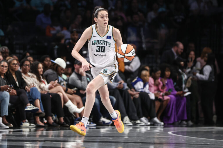 Read more about the article WNBA 복귀전에서 미국 대표팀 스타들의 빛나다